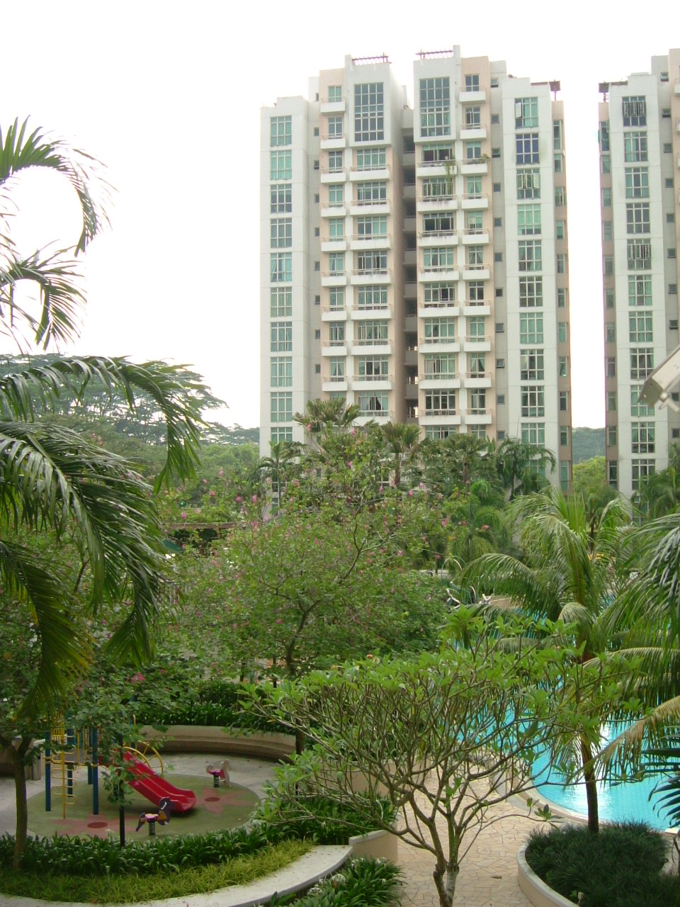 宅了一年的窝--新加坡义顺lilydale - 摇摇晃晃泥