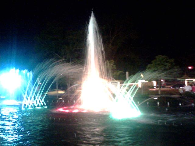广场喷泉1